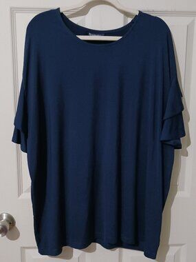 Roaman's sz 18/20 Navy blue layered flutter sleeve blouse. Oversized.